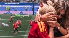 Kamere su ga snimile utučenog na utakmici Belgije i Irana: Evo tko je dječak s tribina