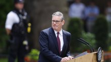 Starmer u suzama podnio ostavku: 'Čuo sam odgovor svoje stranke i prihvaćam ga'