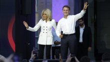 Jednostavno, a efektno: Brigitte Macron pokazala svu moć bijelog sakoa
