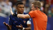 Igrači su čekali 131 minutu u svlačionici: Deschamps otkrio što se događalo iza kulisa