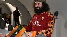 Gumi Twist’ u Galeriji Karas: Izložba koja galeriju pretvara u igralište