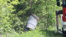 U šumi kod Draganića otkriveno 270 sumnjivih bačvi punih nepoznate sluzave tvari