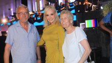 Jelena Rozga ponosno pozirala s roditeljima: Mariju i Antu rijetko viđamo u javnosti