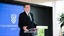 Fuchs: E-mail adrese učenika i profesora završile na serveru u Rusiji
