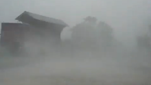 VIDEO Nevrijeme stiglo u Hrvatsku: Olujni vjetar oštetio krov sportske dvorane