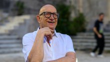 'Bog više ne postoji. Intelektualci su se udomaćili u bankarskom sustavu i novac je postao jedini Bog'