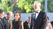Kraljica Letizia spojila staru haljinu i spektakularan nakit, ali svi pričaju o njezinim rukama