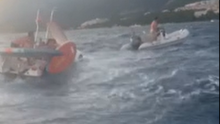Drama na moru: Bura odnijela djecu na daskama, za njima krenuli roditelji na pedalini pa se i njih spašavalo