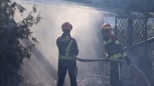 Vatrogasci obuzdali požar kod Trogira: 'Ulazimo u svaku ulicu, struja je ugašena'