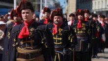 Evo kompromisa za Plenkovića i Milanovića: U Pariz pošaljite - Kravat pukovniju!