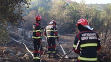Vatrogasci cijelu noć sanirali požarište kod Vinišća
