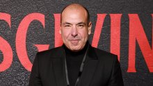 Izgleda neprepoznatljivo: Louis iz 'Suitsa' iznenadio dramatičnom fizičkom transformacijom