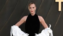 Charlize Theron ukrala show u haljini koja pomiče granice elegancije