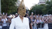 Zendaya dominira turnejom 'Odiseje': U Parizu zablistala u haljini staroj 29 godina