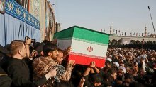 Lijes iranskog ajatolaha stigao u Irak, tisuće su na ulicama: 'Smrt Americi! Smrt Izraelu!'