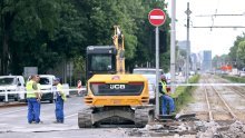 Policija s inspekcijom na intervenciji na križanju Savske i Vukovarske