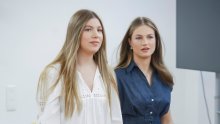 Buduća španjolska kraljica iznenadila dolaskom, a sad svi pričaju o njezinoj Zara košulji od 17 eura