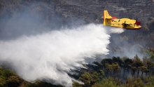 Vatrogasci se izborili s požarima diljem jadranske obale