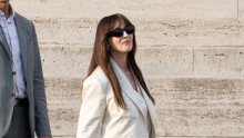 Monica Bellucci rijetko bira ovakve tonove, a sada je pokazala zašto bi trebala češće