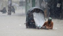 Monsunske kiše odnijele najmanje 44 života: Više od milijun ljudi odsječeno od svijeta