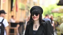 Gotička elegancija u srcu grada: Mirela Holy pokazala kako se crna boja nosi i na ljetnim temperaturama