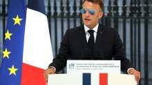 Macron održao govor: Spremni smo boriti se po cijenu krvi!