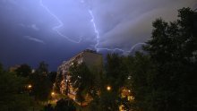 Iz Slovenije stiže olujni sustav: DHMZ podigao meteoalarm za dvije regije