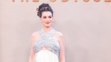 Detalj koji je ukrao pažnju: Anne Hathaway u Pradi uzdignula trudnički stil na novu razinu