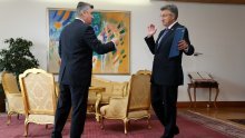 Sjećate se ove scene s Pantovčaka? Dan kada je Plenković odbio Milanovićevu ruku