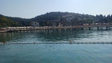 Zatvorena glavna plaža u Portorožu: U more se izlilo gorivo, kupačima zabranjen ulazak