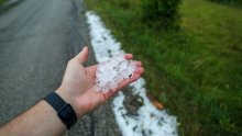 Nevrijeme s tučom poharalo dio Hrvatske: 'Trampolin je letio kao pero. Ovo u 73 godine nisam doživio'