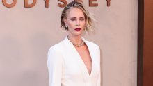 Charlize Theron u rijetkom izlasku s kćerima: Dovela ih na premijeru 'Odiseje'