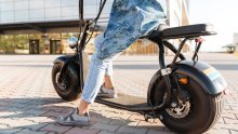 Srbija električne skutere odsad tretira kao mopede: Ljudi izašli na ulice
