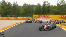Kaos u Belgiji: Hamilton i Russell sudarili se u prvom krugu, Britanac završio utrku