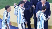 Trump napravio nevjerojatan gaf na dodjeli medalja. Argentinac se morao vratiti