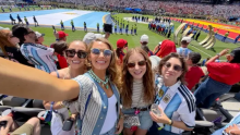 Osmijeh na finalu skriva dramu: Blake Lively prvi put u javnosti otkad ju je Taylor prekrižila