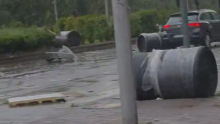 VIDEO Apokaliptične scene u Skoplju: Vjetar rušio sve pred sobom, ozlijeđeno 15 ljudi