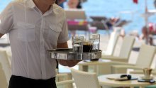 Srbin htio konobariti na Jadranu, SOA ga zbog objave na Instagramu protjerala iz Hrvatske
