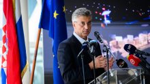 Plenković obišao gradilište 'Zvizde mora' i obećao: Uredit će se prava starijih