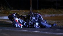 Teška prometna nesreća u Čazmi: Maloljetnik motociklom udario u traktor