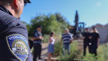 Drama u Otoku: Bageri stigli srušiti zid, a onda je u akciju krenula interventna policija