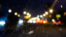 Godinama ih gledate, ali vjerojatno ne znate čemu služe crne točkice na staklu automobila