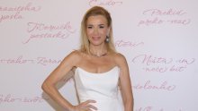 Ecija Ojdanić blista na moru: Mrežasta haljina savršeno istaknula njezinu zavidnu figuru