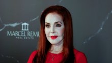 Priscilla Presley u 81. godini plijeni pažnju svojim bezvremenskim stilom