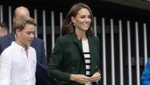 Kate Middleton ima cipele koje idu na sve, a ovaj stajling to najbolje dokazuje