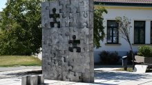 Vandali išarali spomenik poginuloj djeci u Domovinskom ratu