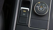 Ova tipka u automobilu može vam spasiti život, a većina vozača to ne zna