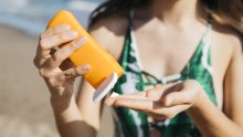 Dermatologinja upozorava: Ova česta pogreška može ubrzati nastanak bora i opuštanje kože, posebno nakon 30.