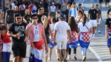 FOTO Šibenik u iščekivanju Thompsonovog koncerta, obožavatelji okupirali ulice