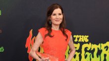 Geena Davis u 69. godini ne prestaje iznenađivati: Kratka haljina i najčudnija torbica koju smo ikad vidjeli